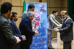تجلیل از دکتر حیدری، معاون اداری و مالی واحد تهران غرب، بعنوان استاد نمونه واحد تهران مرکزی